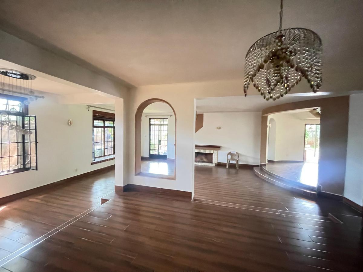 5 bed villa with staff quarters in lavington