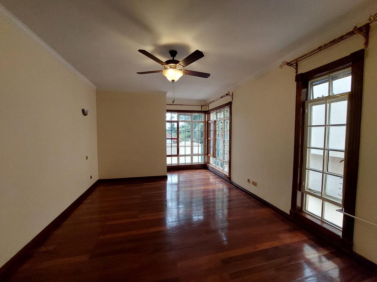 4 Bed Townhouse with En Suite in Kyuna - 13