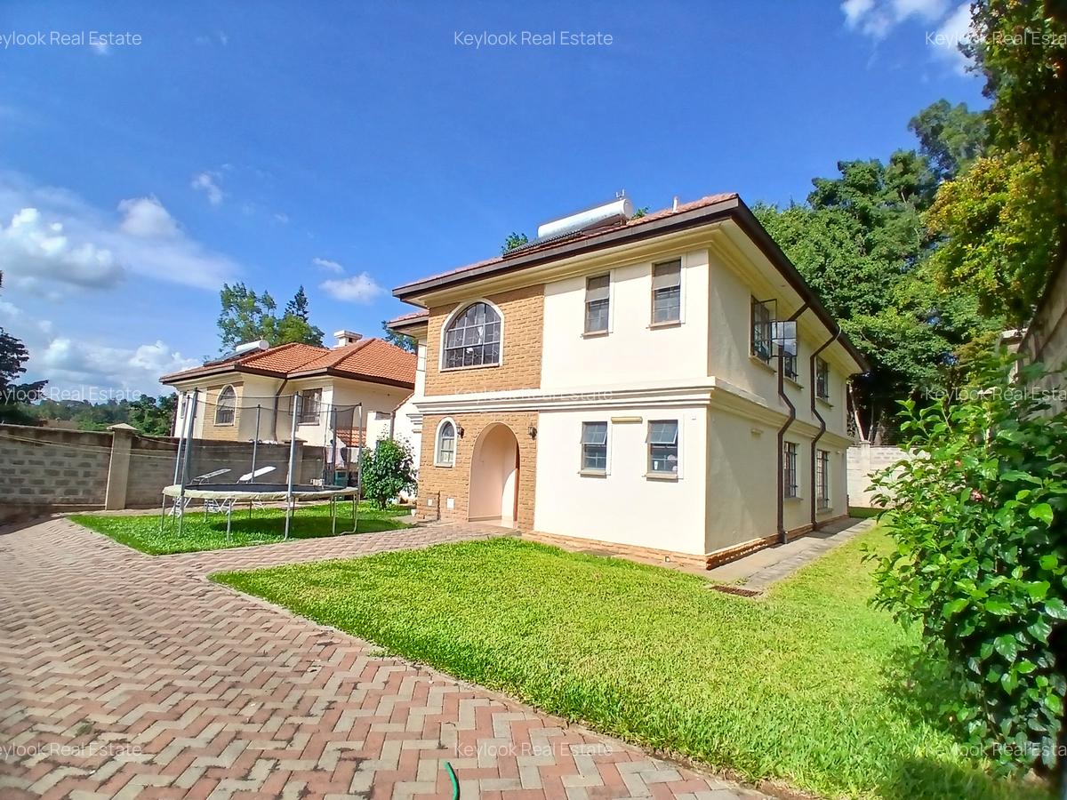 4 Bed Townhouse with En Suite at Lavington Green - 10