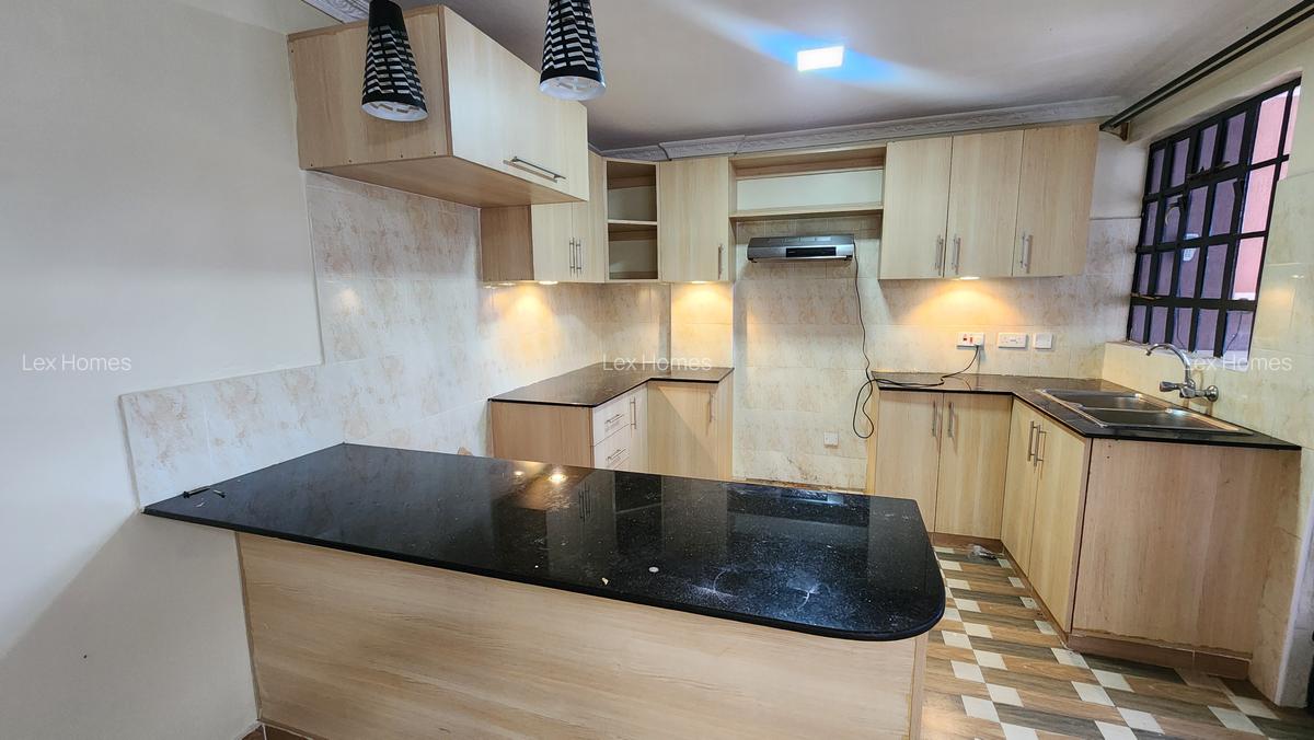 2 Bed Apartment with En Suite at - 4