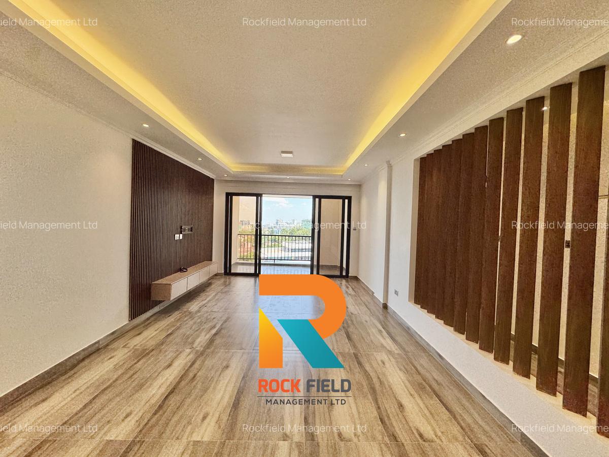 2 Bed Apartment with En Suite in Brookside - 4