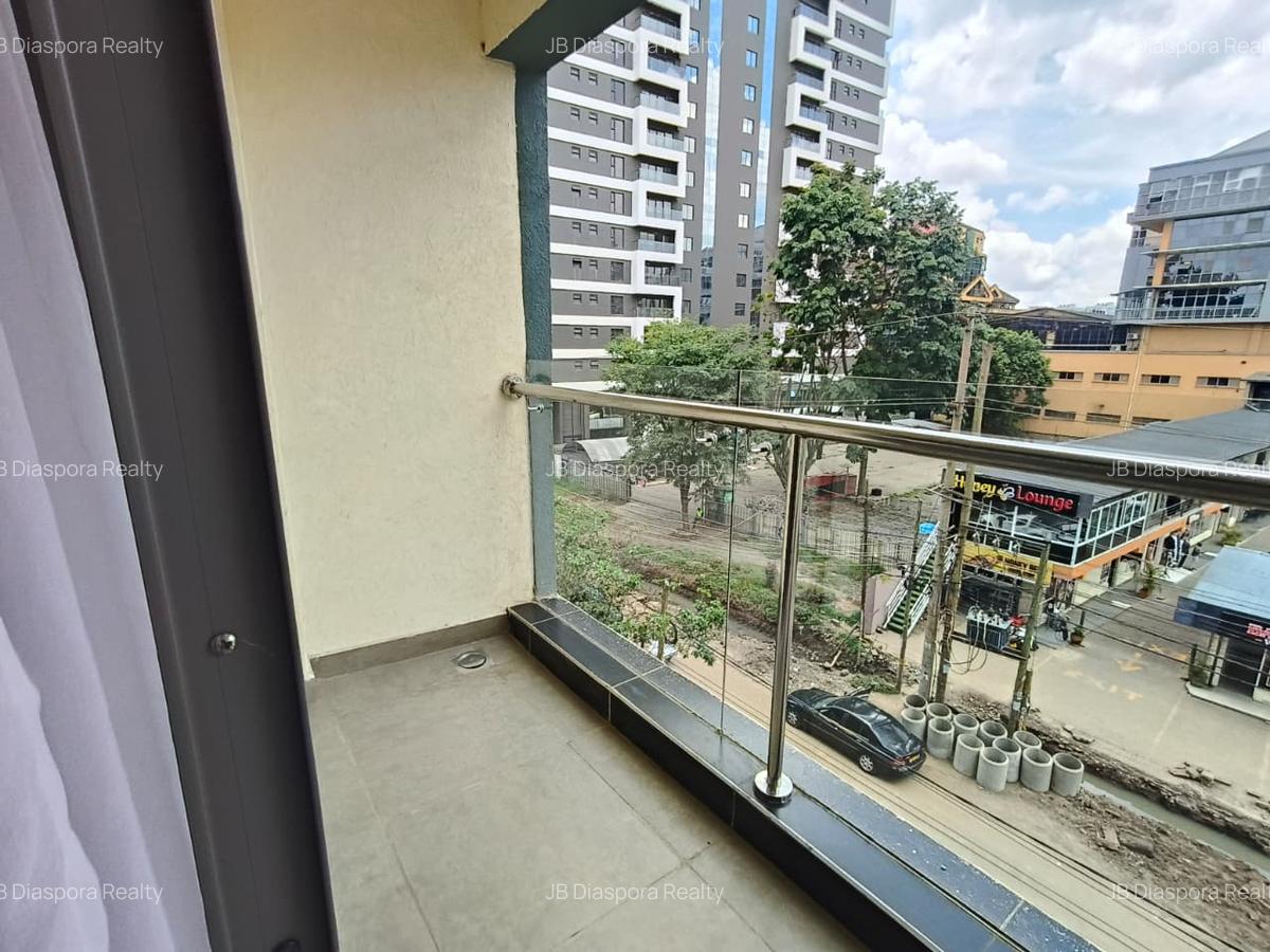2 Bed Apartment with En Suite at Wood Avenue - 9