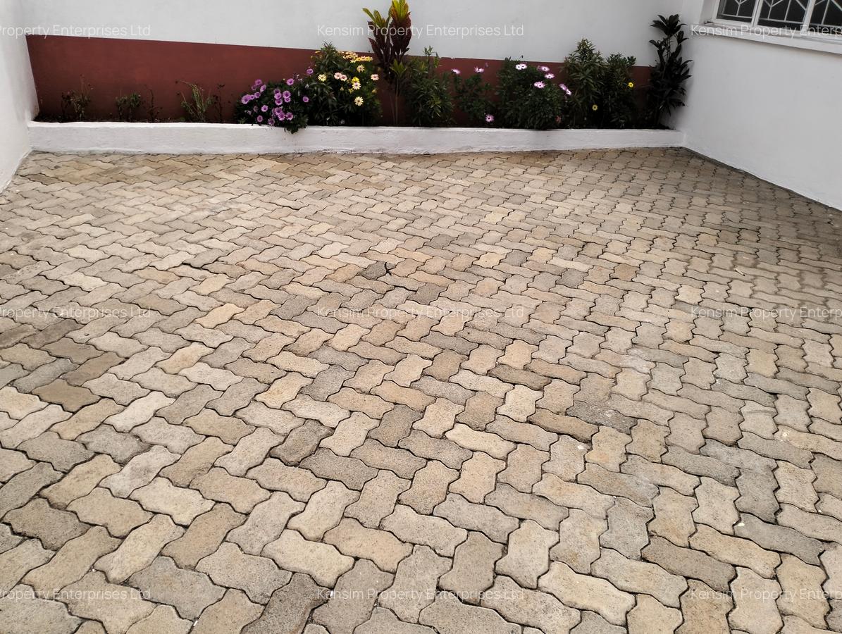 4 Bed Townhouse with En Suite in Lavington - 19