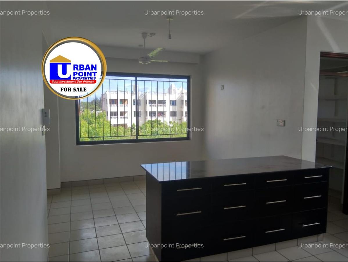 3 Bed Apartment with En Suite in Nyali Area - 11