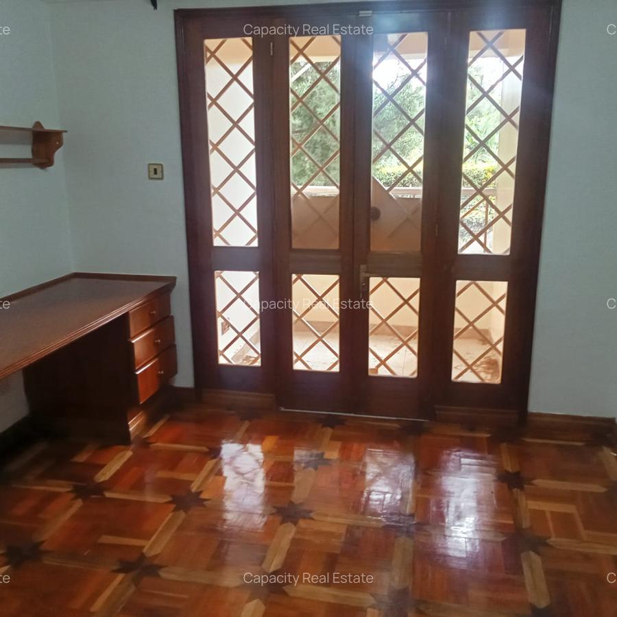 4 Bed Villa with En Suite in Runda - 10