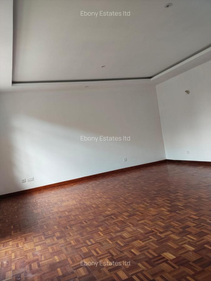 4 Bed Townhouse with En Suite in Lavington - 2