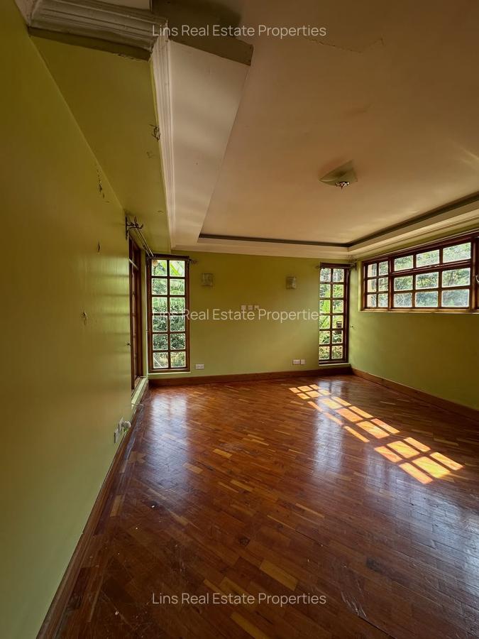 4 Bed House with En Suite in Runda - 5