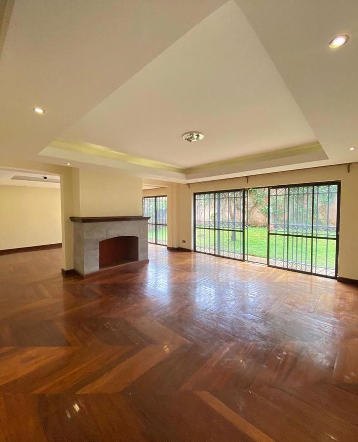 5 Bed Townhouse with En Suite in Lavington - 1