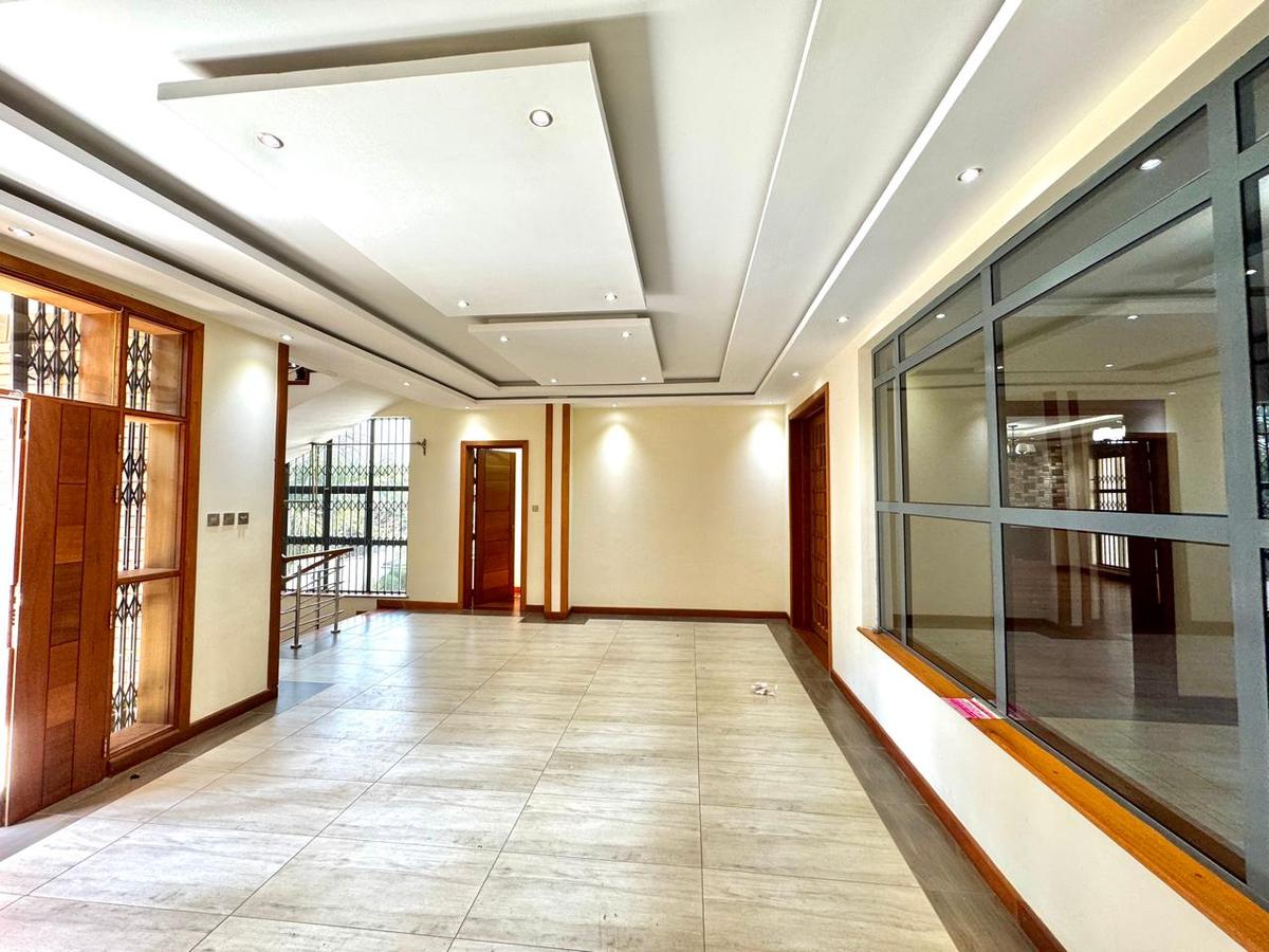 6 Bed Townhouse with En Suite in Nyari - 6