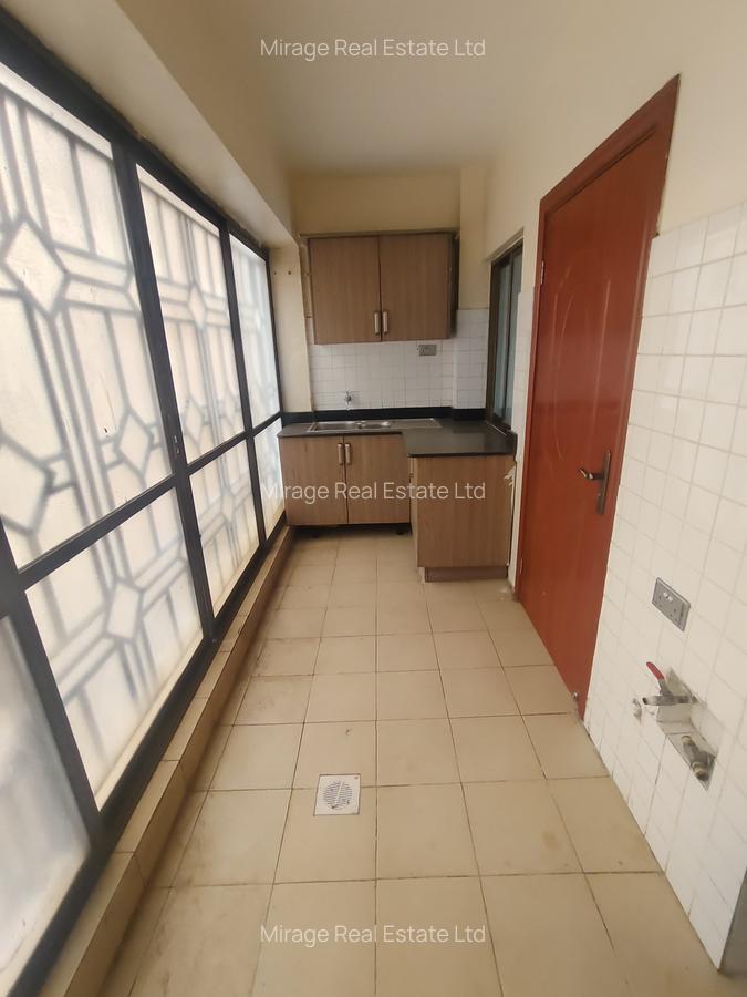4 Bed Apartment with En Suite in Kilimani - 18