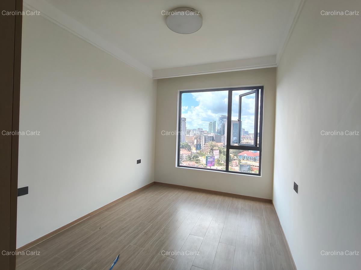 2 Bed Apartment with En Suite in Riverside - 12