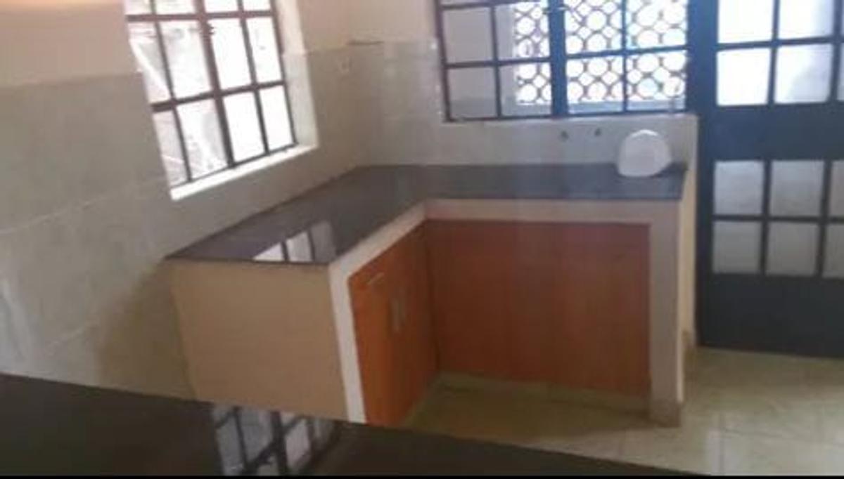 3 Bed Apartment with En Suite at Banana Raini Rd - 4