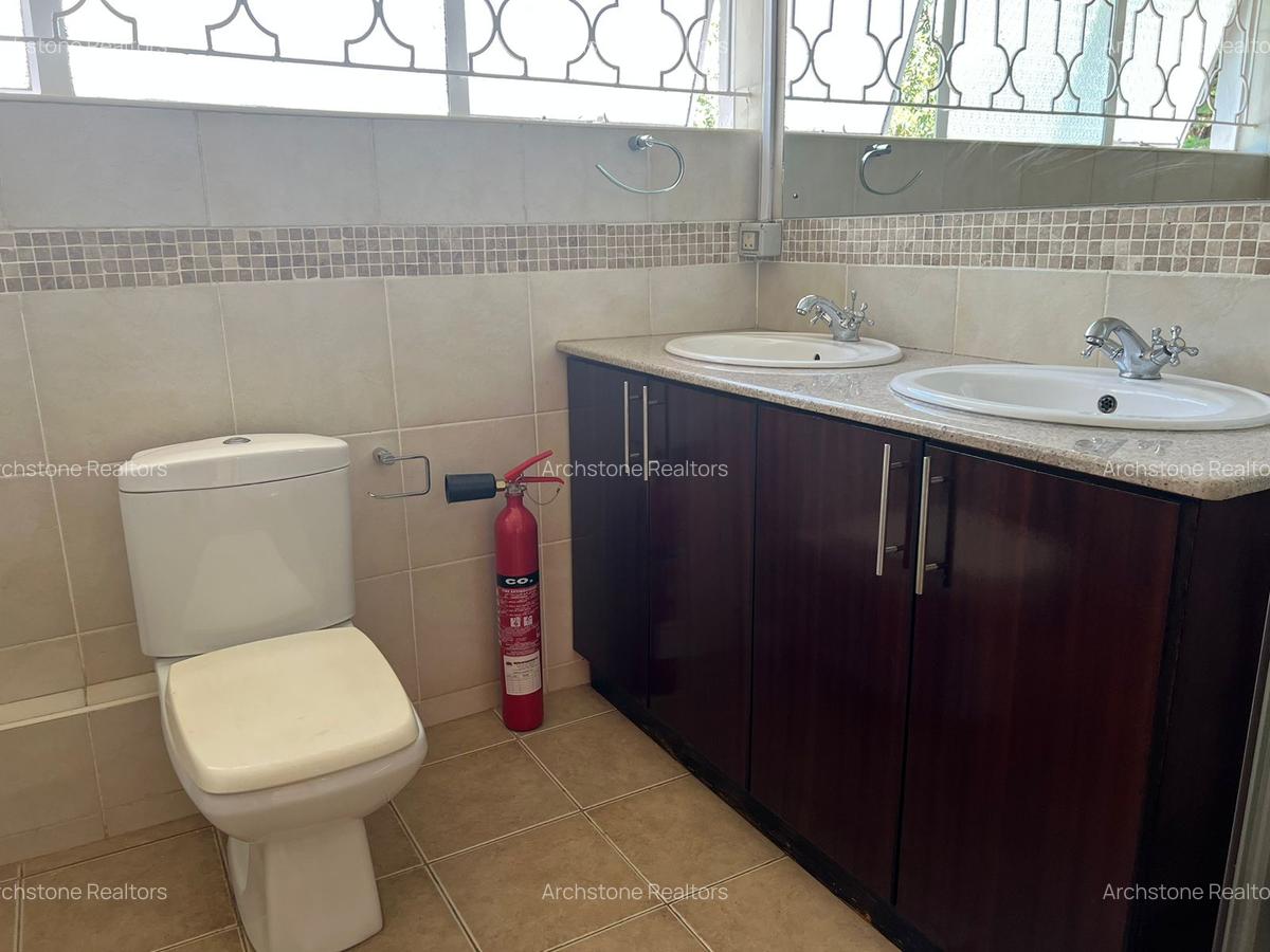 5 Bed House with En Suite in Gigiri - 4