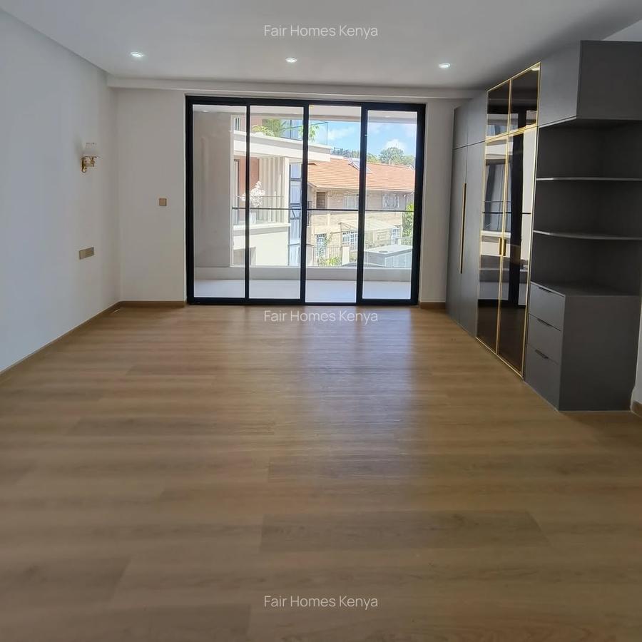 5 Bed Townhouse with En Suite at Lavington Green - 7