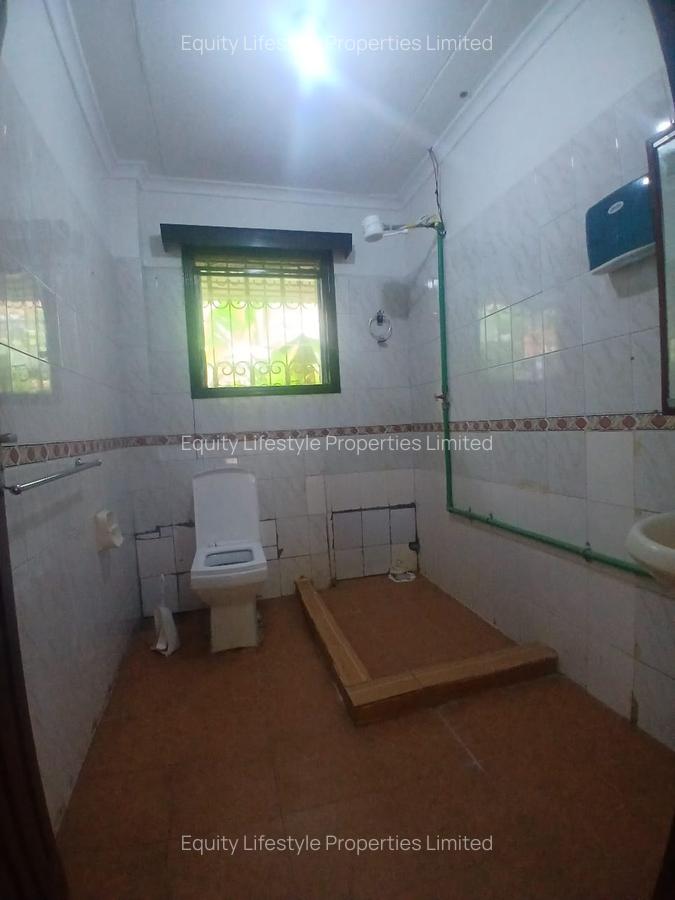5 Bed Townhouse with Garden in Westlands Area - 12