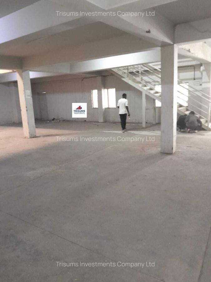 11,233 ft² Warehouse with Fibre Internet in Industrial Area - 5