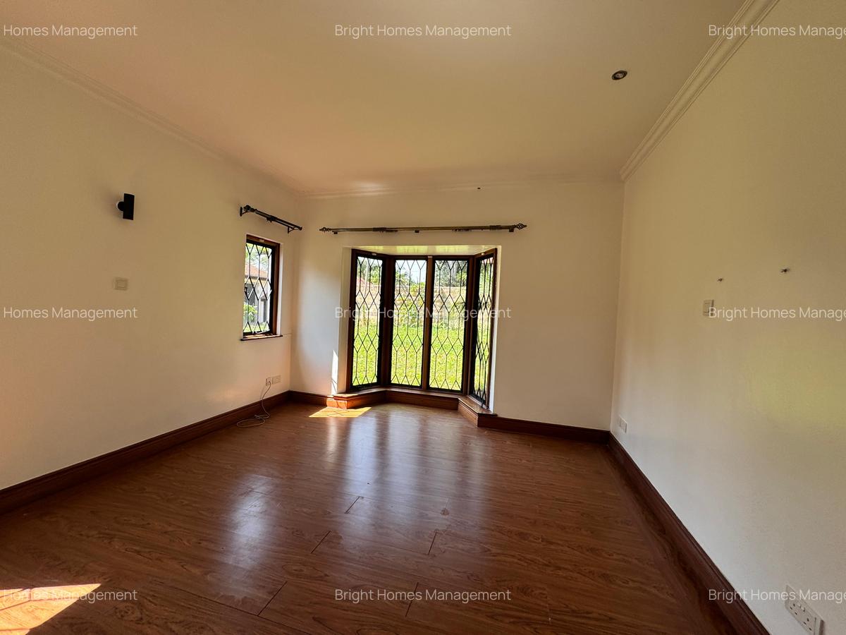 5 Bed Villa with En Suite in Gigiri - 13