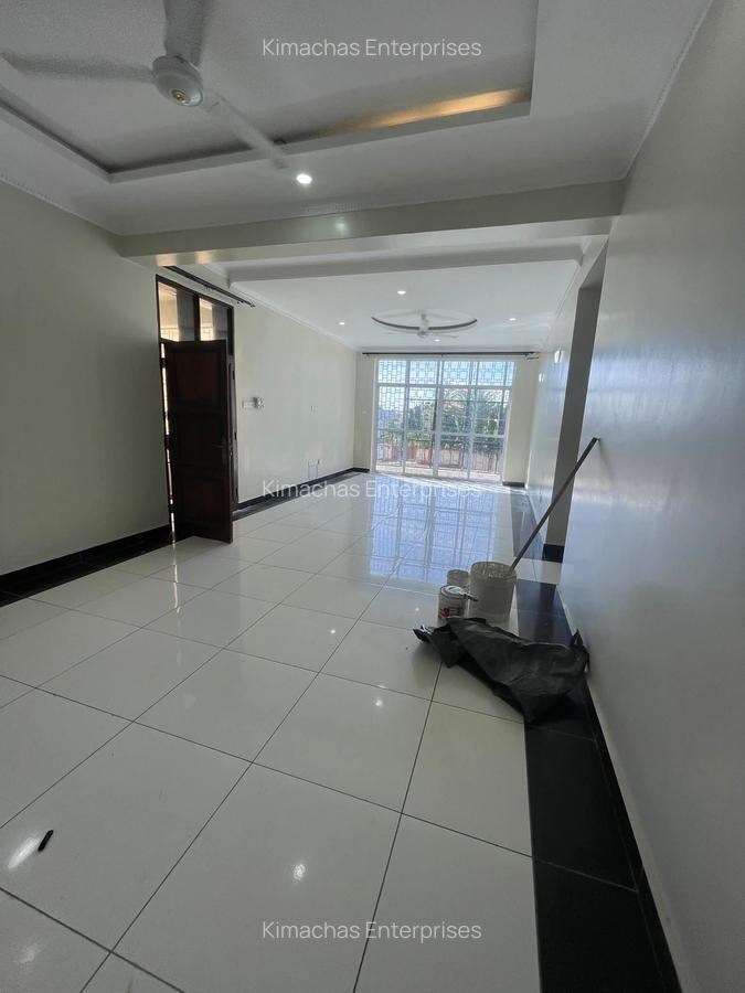 2 Bed Apartment with En Suite at Off Links Road - 5