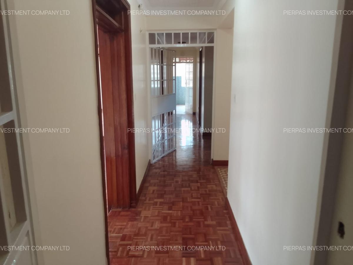 5 Bed Townhouse with En Suite in Runda - 9