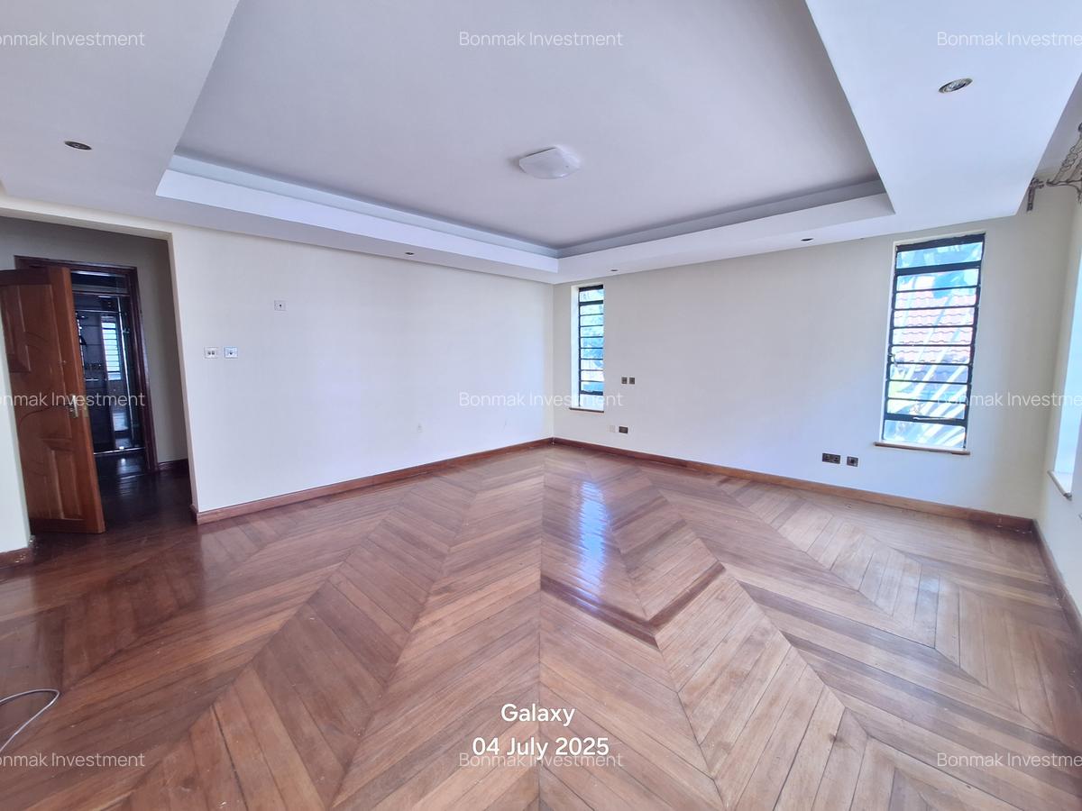 5 Bed Townhouse with En Suite at Convent Drive - 10