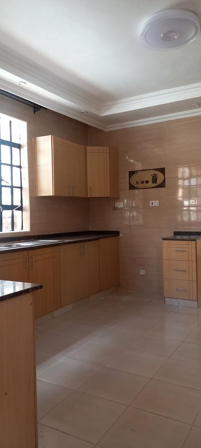 5 Bed Townhouse with En Suite in Lavington - 7