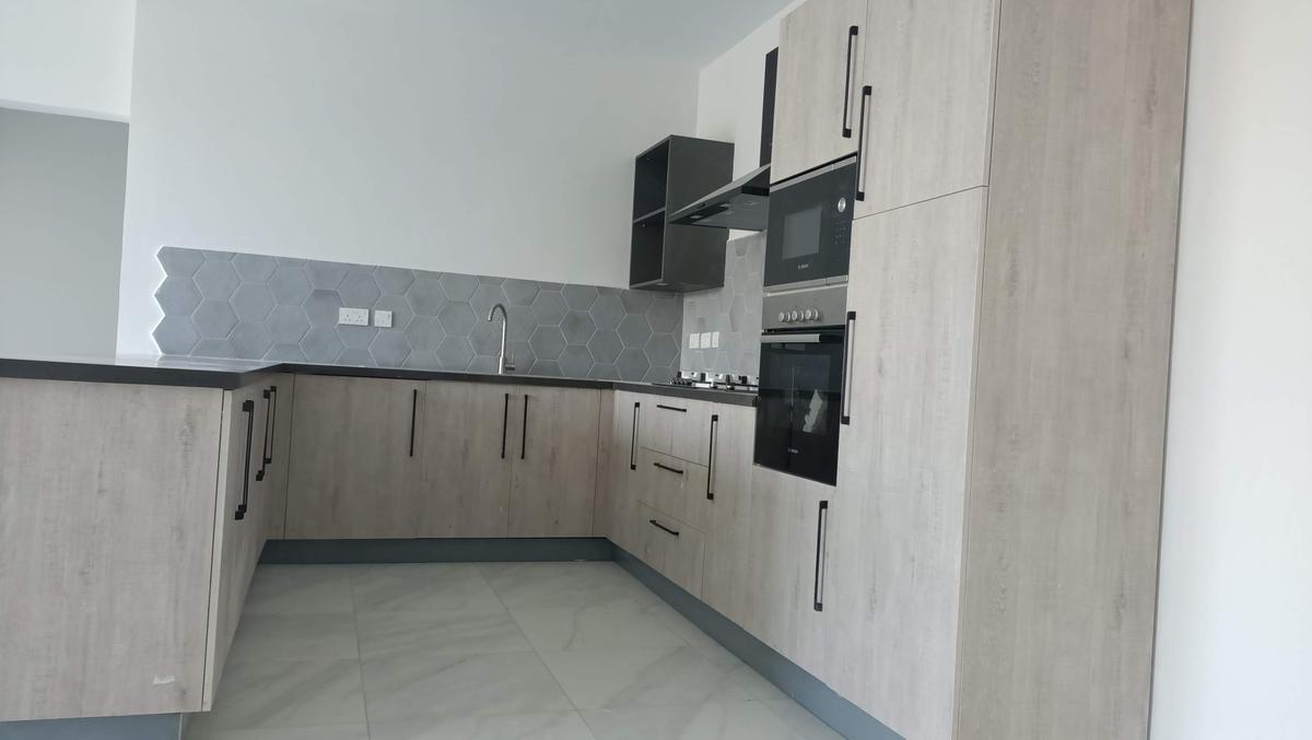 3 Bed Apartment with En Suite at Rhapta Rd - 11