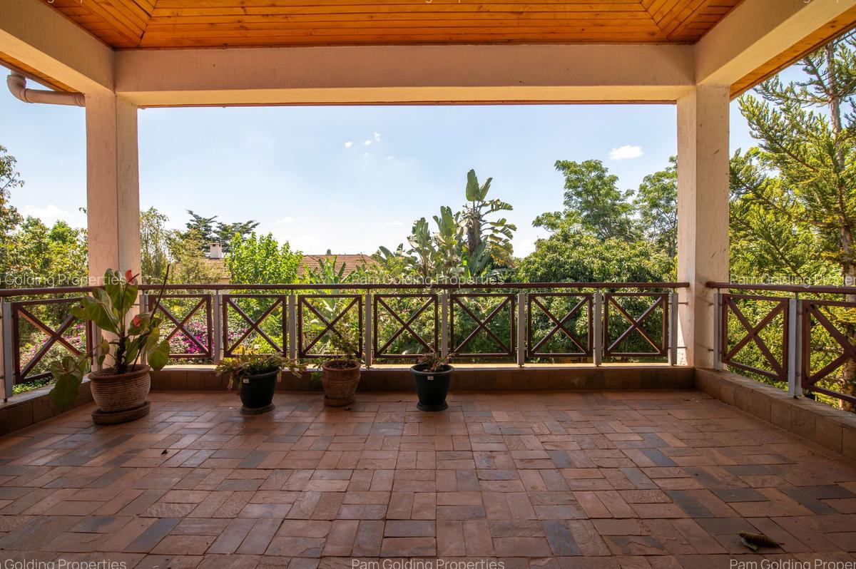 4 Bed House with En Suite in Runda - 17