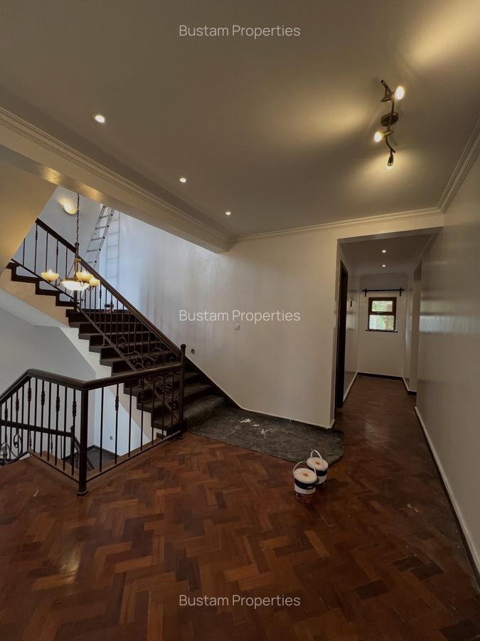 5 Bed Townhouse with En Suite in Lavington - 7