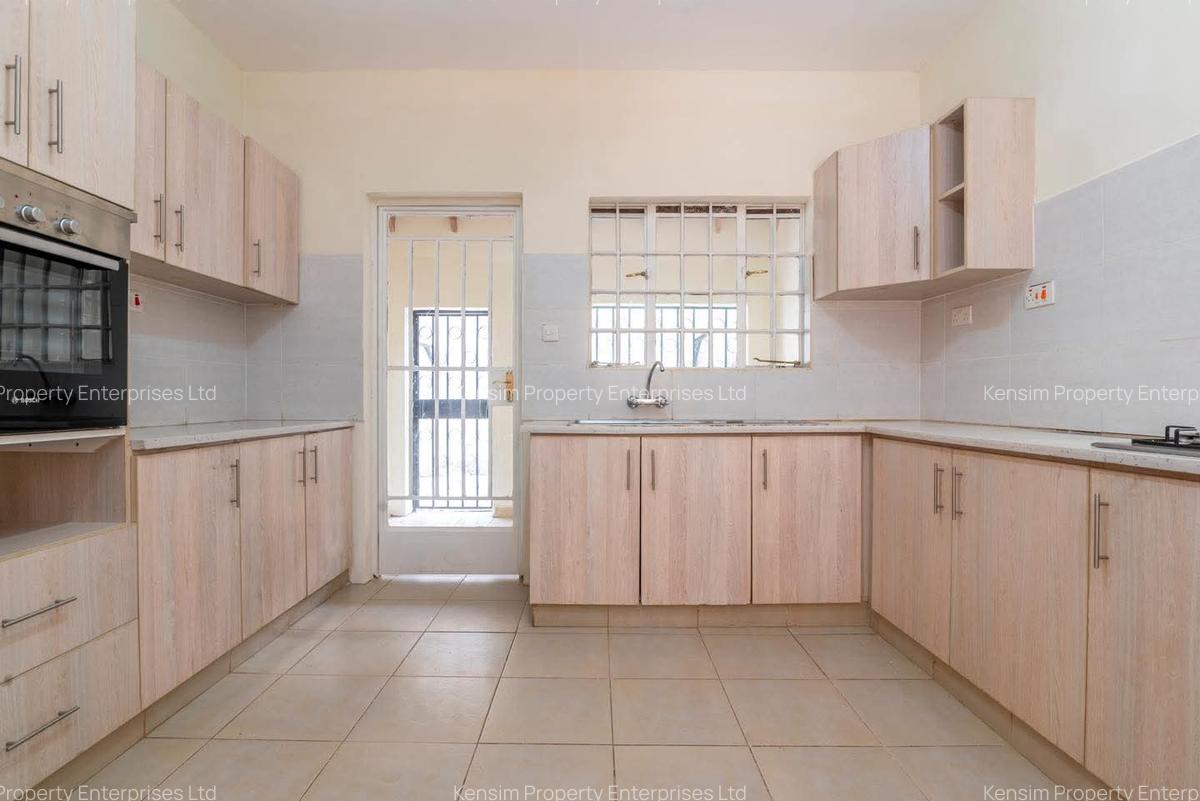 4 Bed Townhouse with En Suite in Kileleshwa - 3