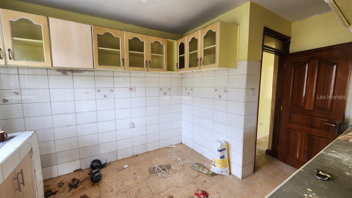 4 Bed House with En Suite at Rimpa Road - 7