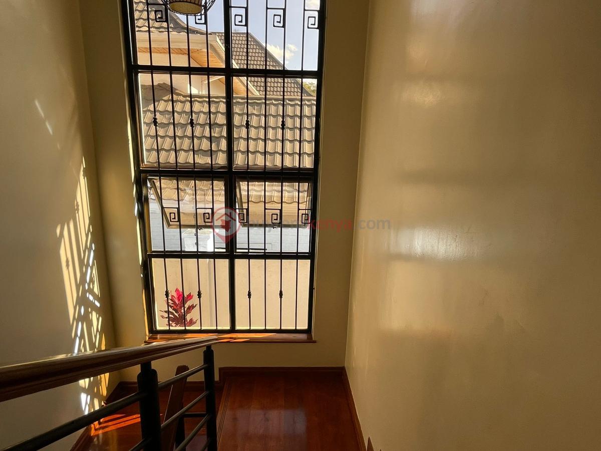 3 Bed Townhouse with En Suite in Karen - 15
