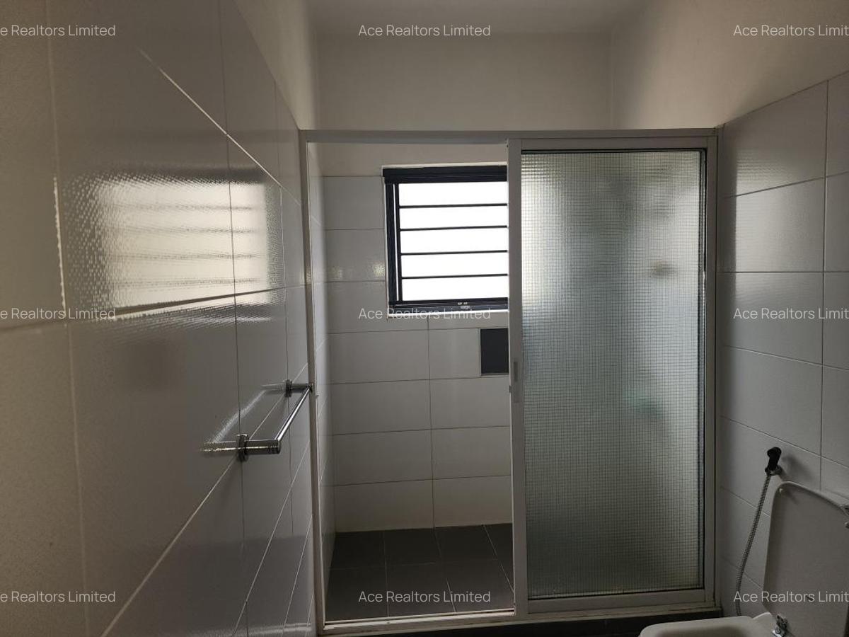 3 Bed Apartment with En Suite at Westlands - 15