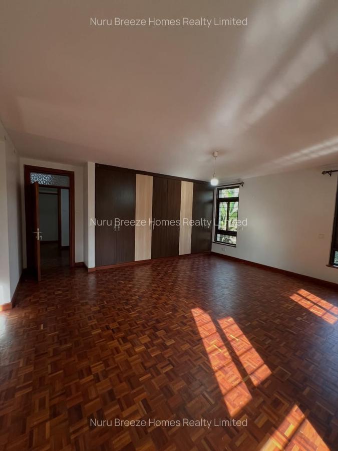 5 Bed Townhouse with En Suite in Lavington - 13