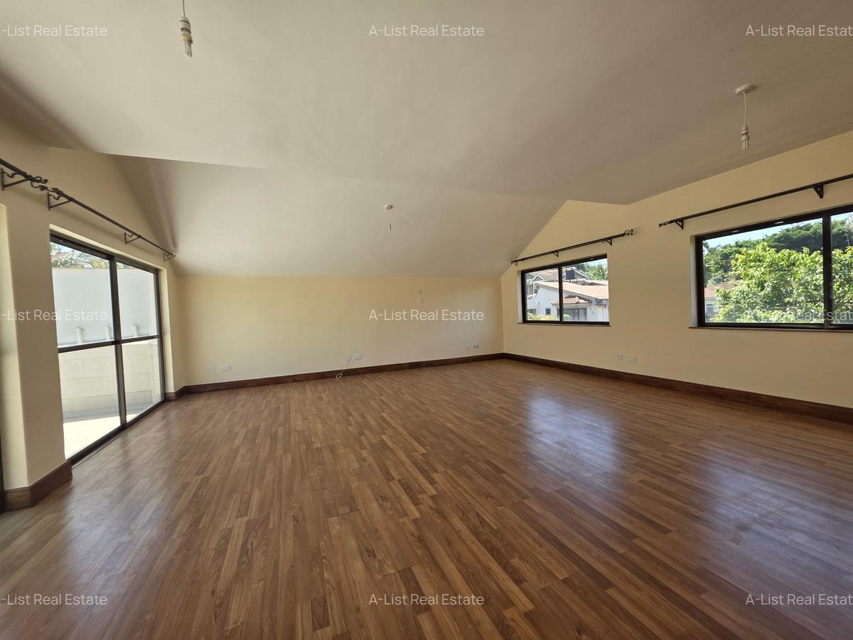 4 Bed House with En Suite at Grevillea Grove - 5