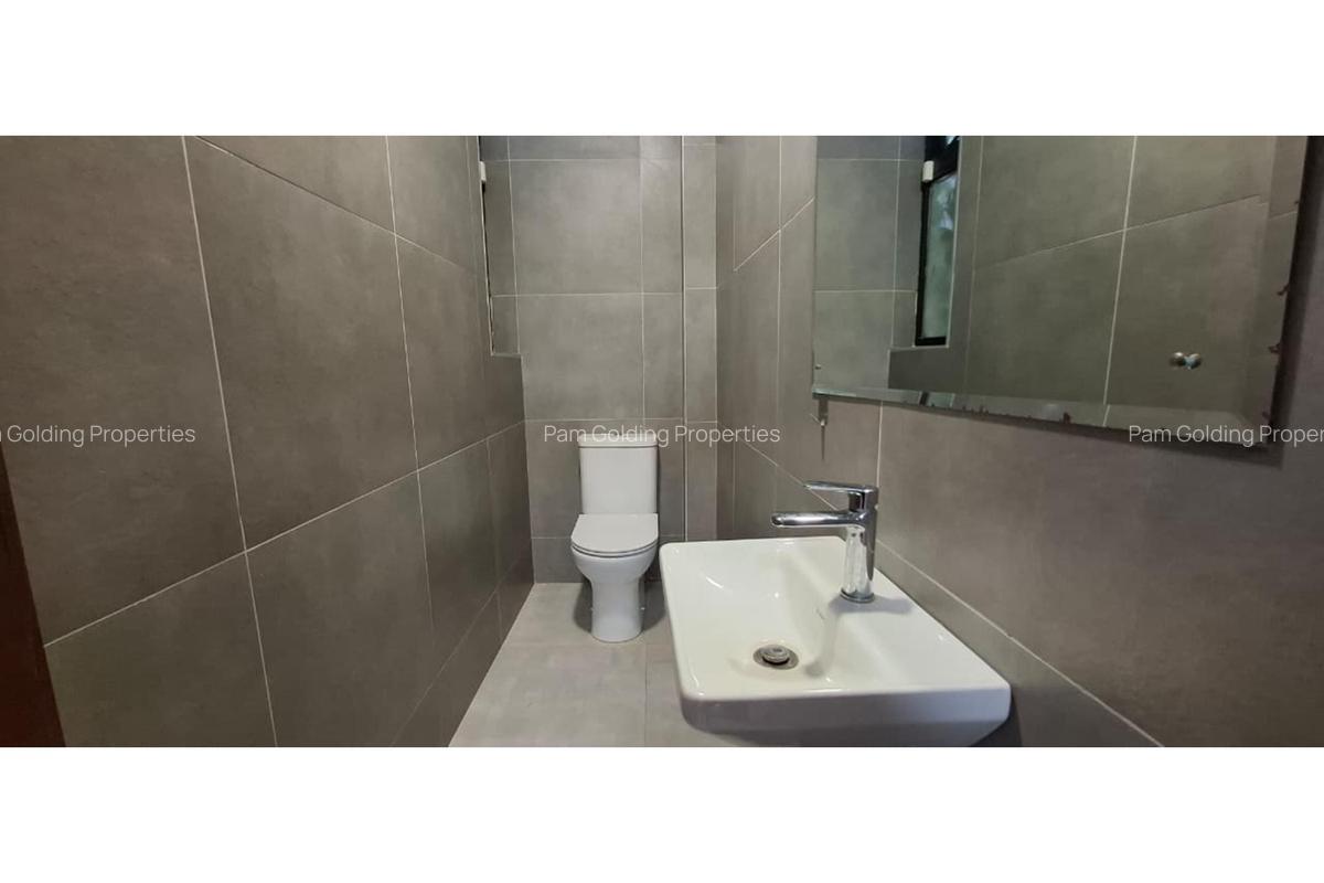 3 Bed House at Garden Estate - 11