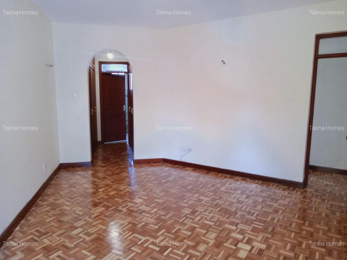 3 Bed Apartment with En Suite at Brookside Area - 12