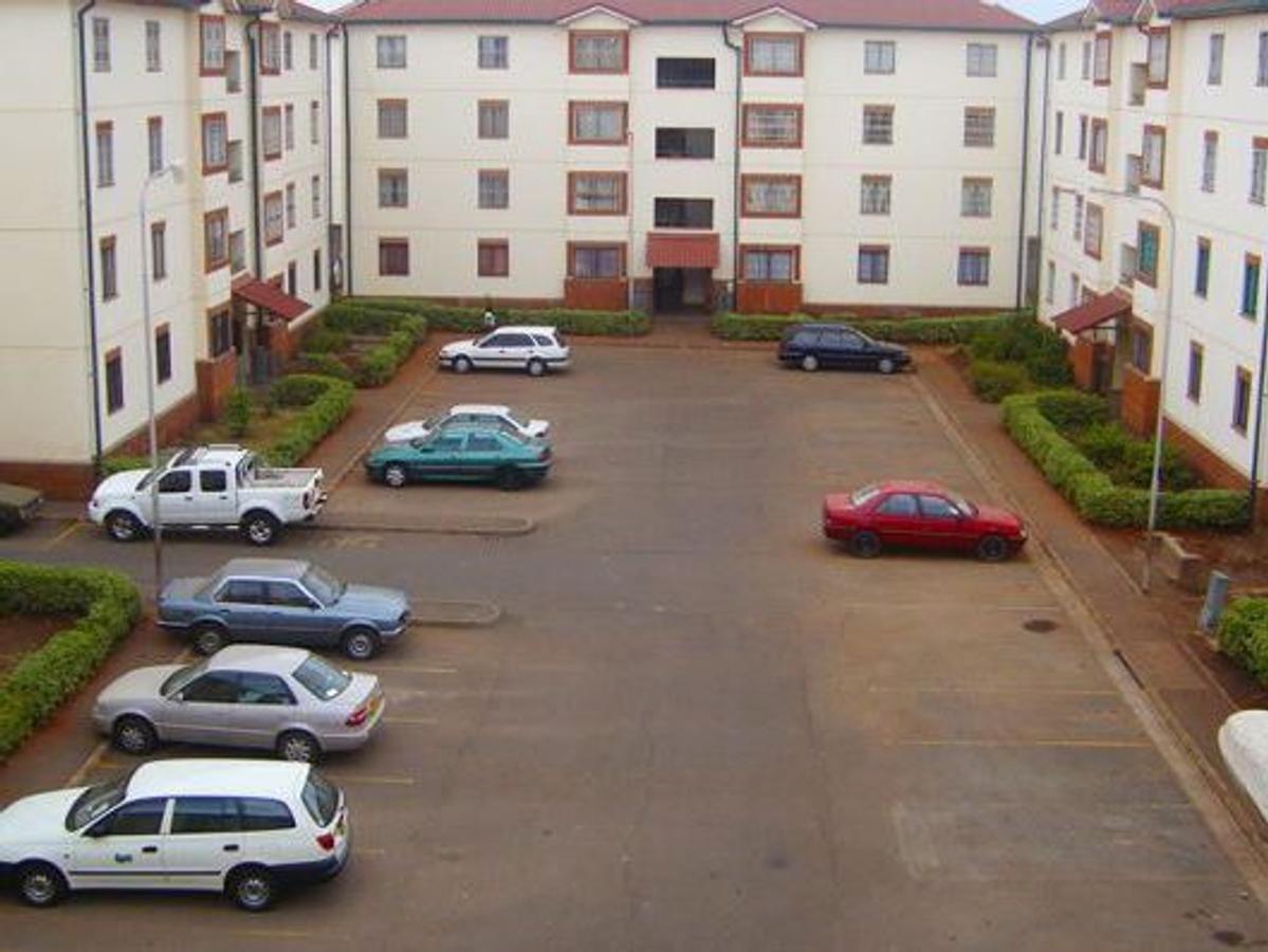 3 Bed Apartment with En Suite at Nyayo Estate - 4