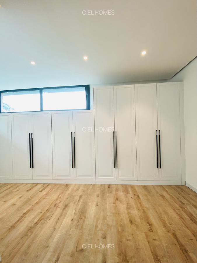 5 Bed Villa with En Suite at Chalbi Drive - 18