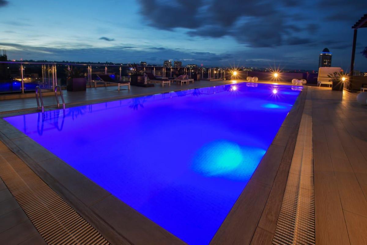 Serviced 2 Bed Apartment with En Suite at Riverside - 14