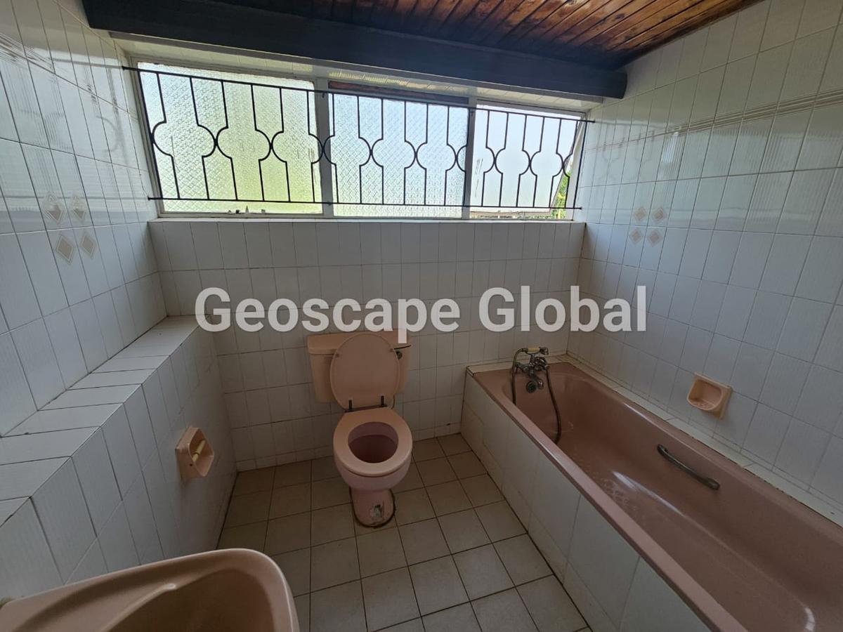 5 Bed House with En Suite in Gigiri - 12