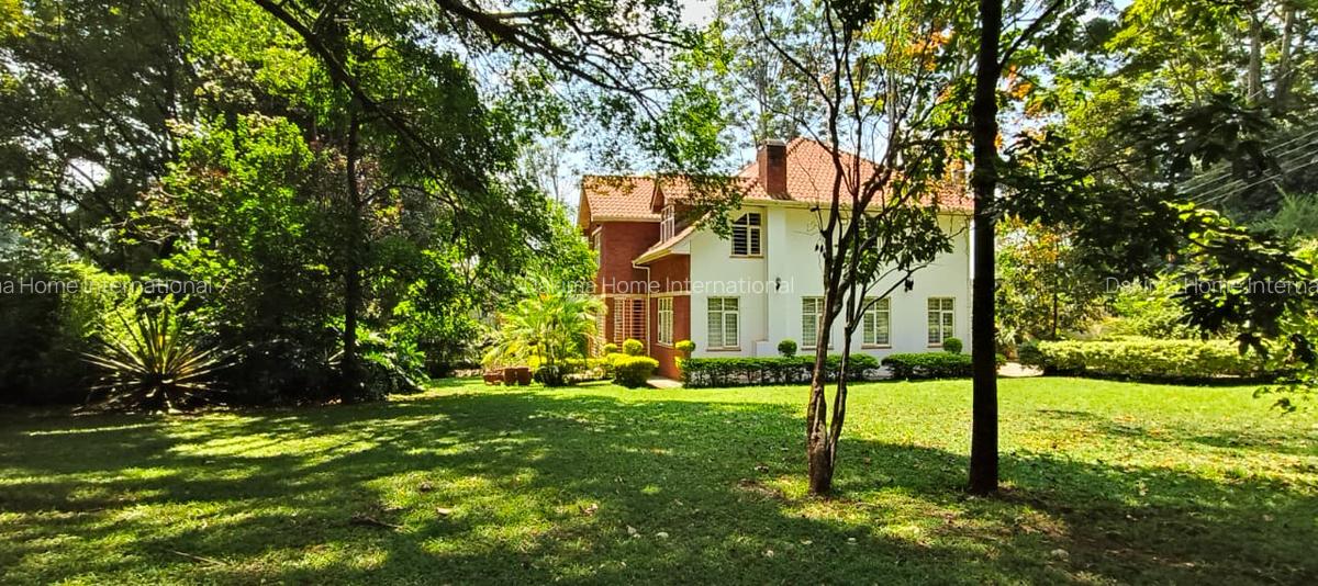 5 Bed Townhouse with En Suite in Rosslyn - 1