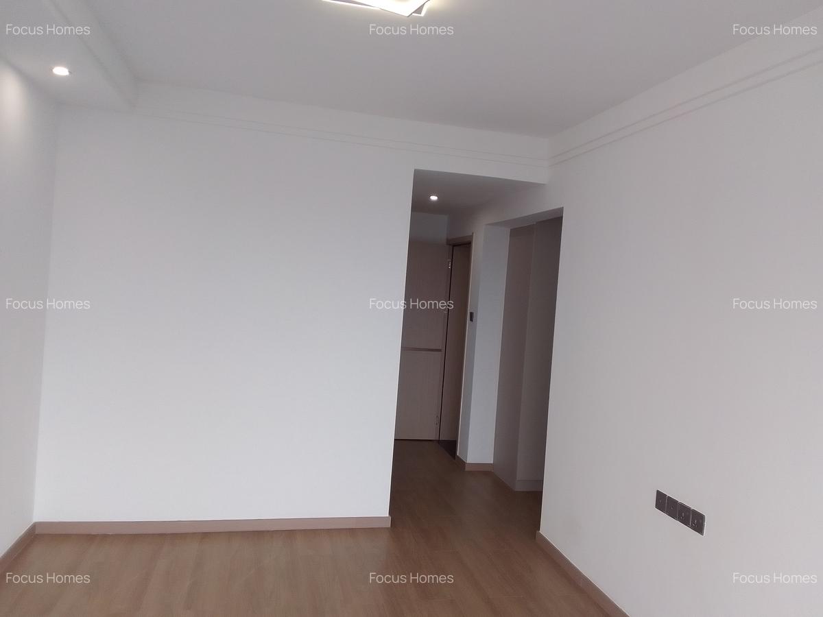 3 Bed Apartment with En Suite in Riverside - 16