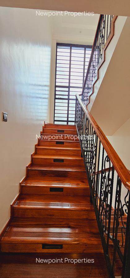 5 Bed House with En Suite in Karen - 3