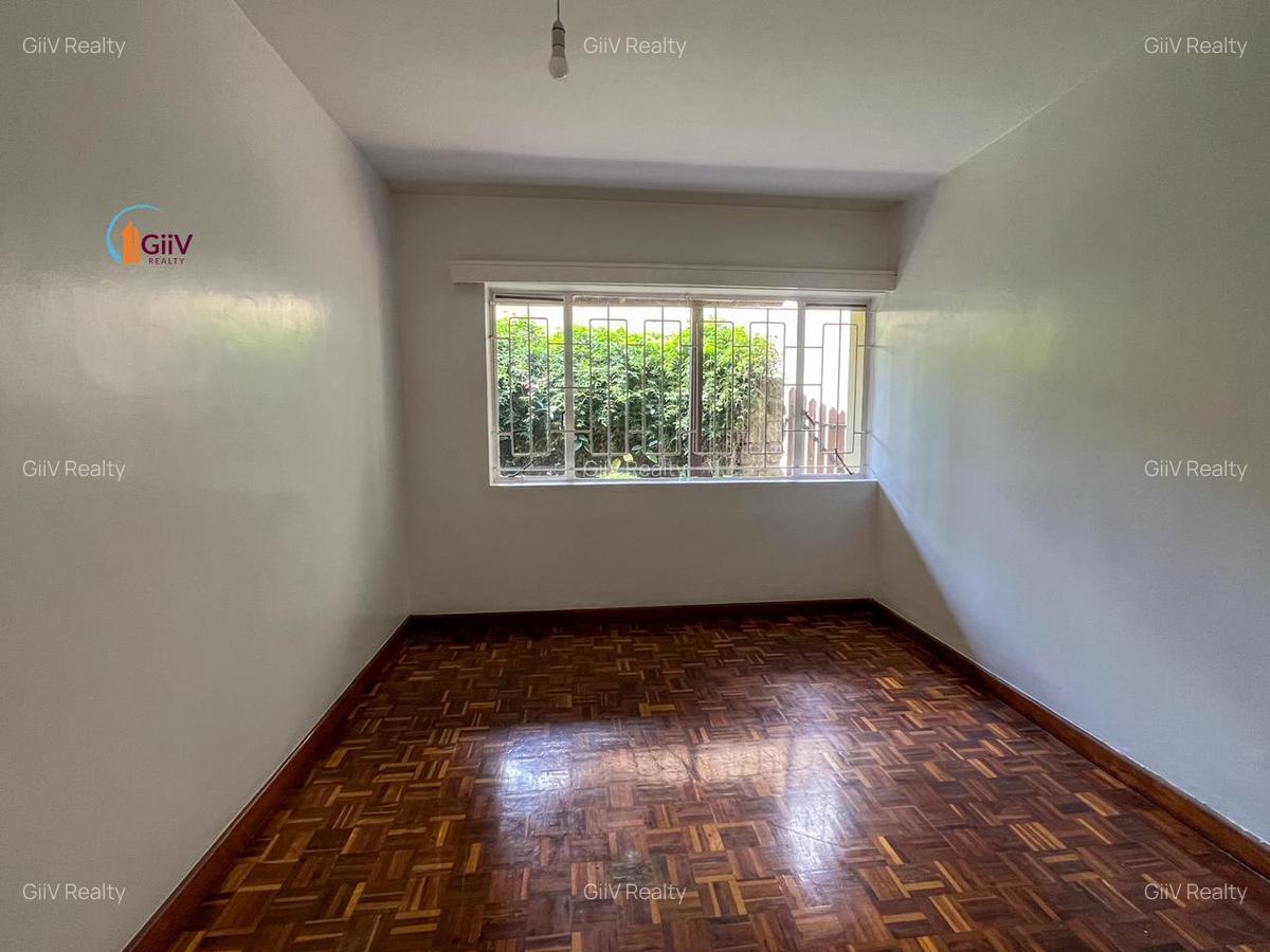 3 Bed House with En Suite in Riverside - 10