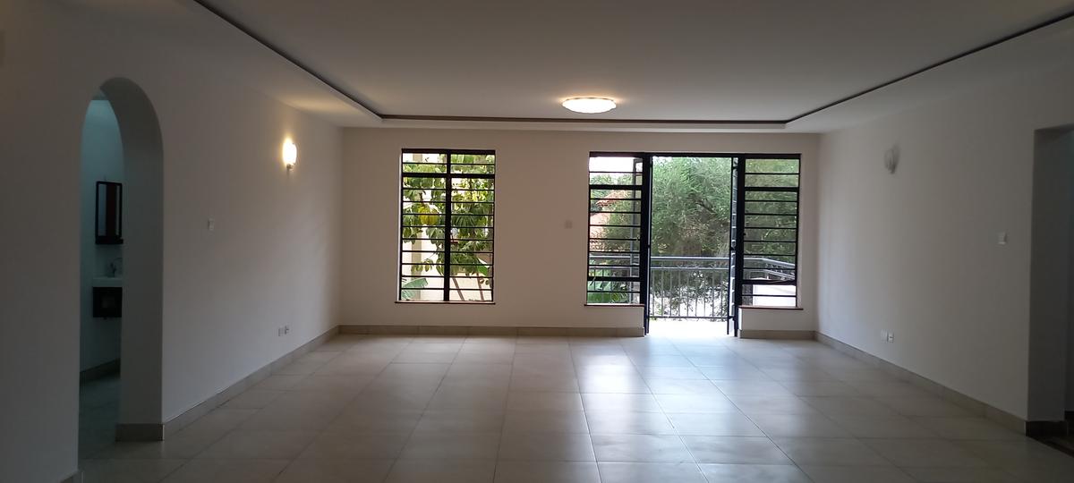 3 Bed Apartment with En Suite in Westlands Area - 17