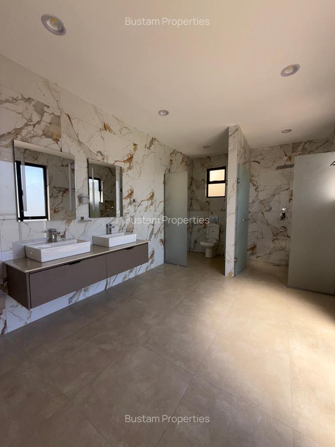 3 Bed Apartment with En Suite in Brookside - 9