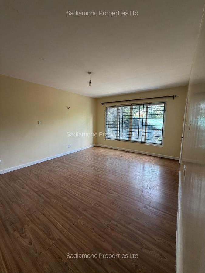 3 Bed Apartment with En Suite in Parklands - 4