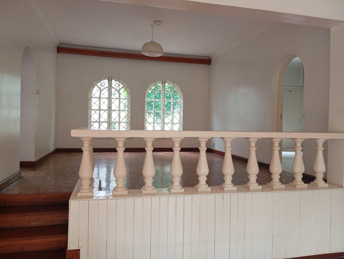 3 Bed House with En Suite at Limury Road - 6