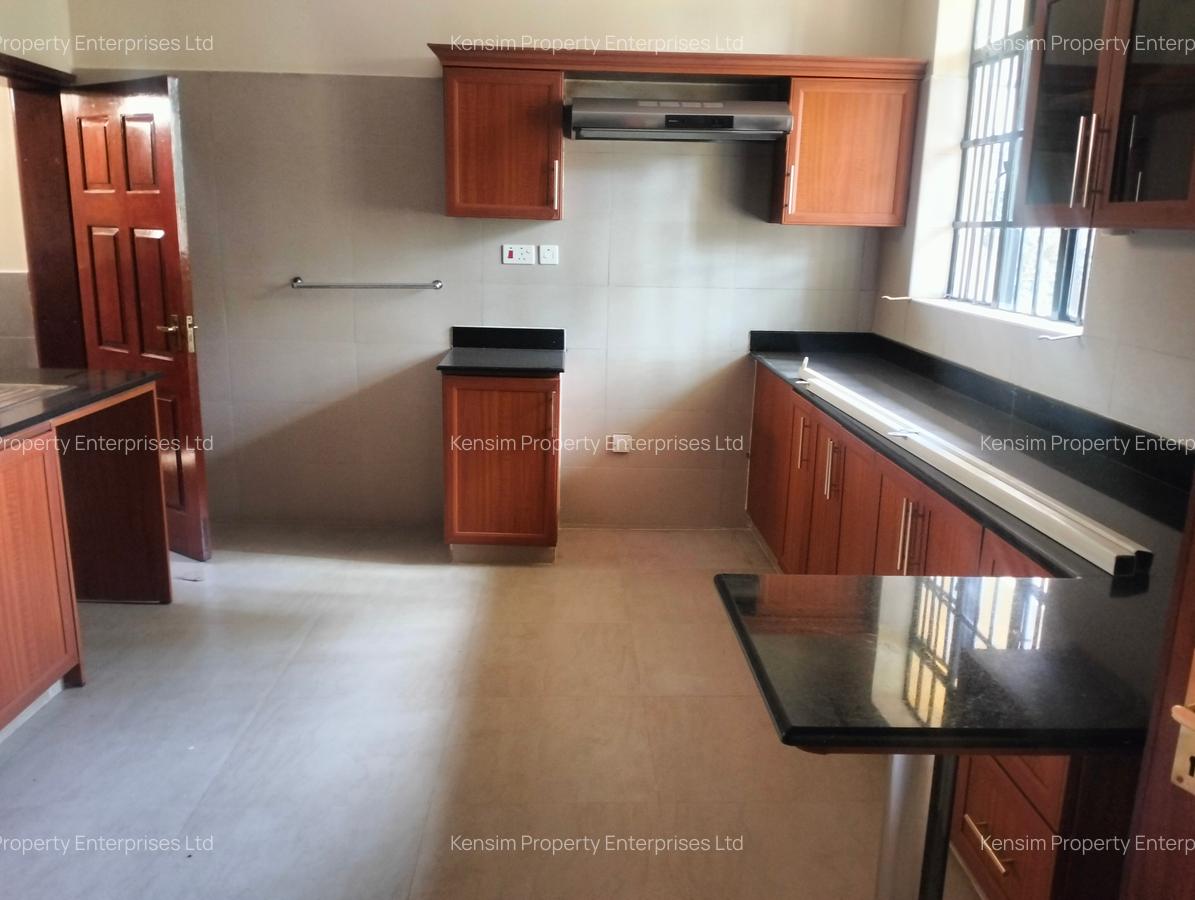 4 Bed Townhouse with En Suite in Lavington - 13