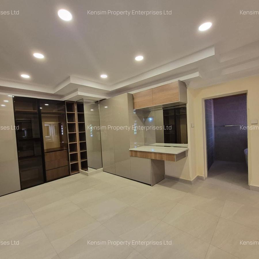 5 Bed House with En Suite in Runda - 16